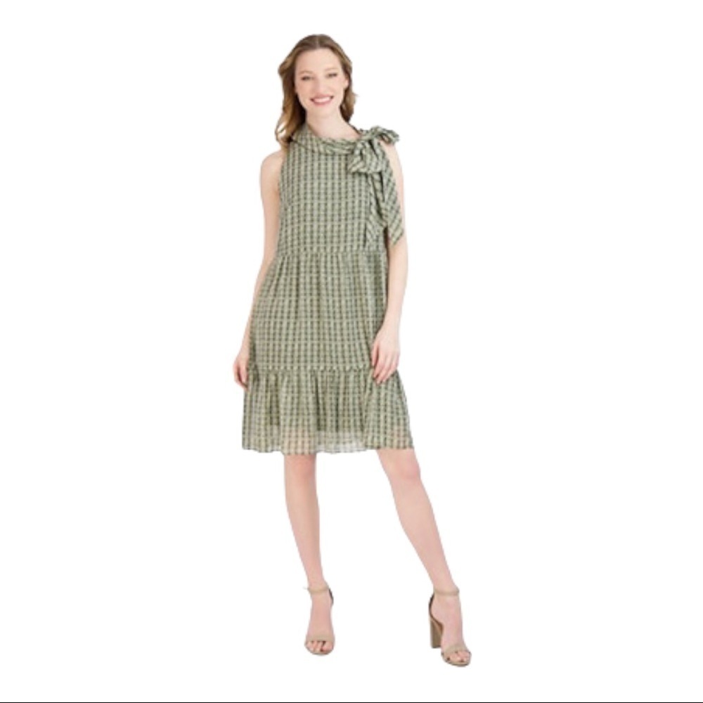 Robbie Bee
Women's Tie Neck Babydoll Dress